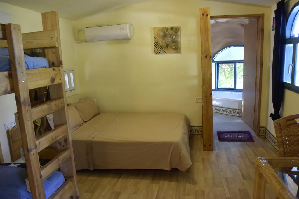 Dutch Farm Israel Bed and Breakfast Sede Zevi Εξωτερικό φωτογραφία
